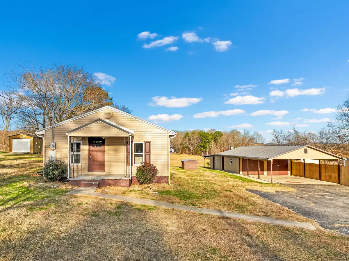 White Pine, TN 37890,950 US-25 E E