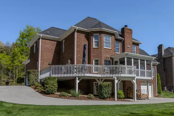 Kingsport, TN 37660,1218 Sussex DR