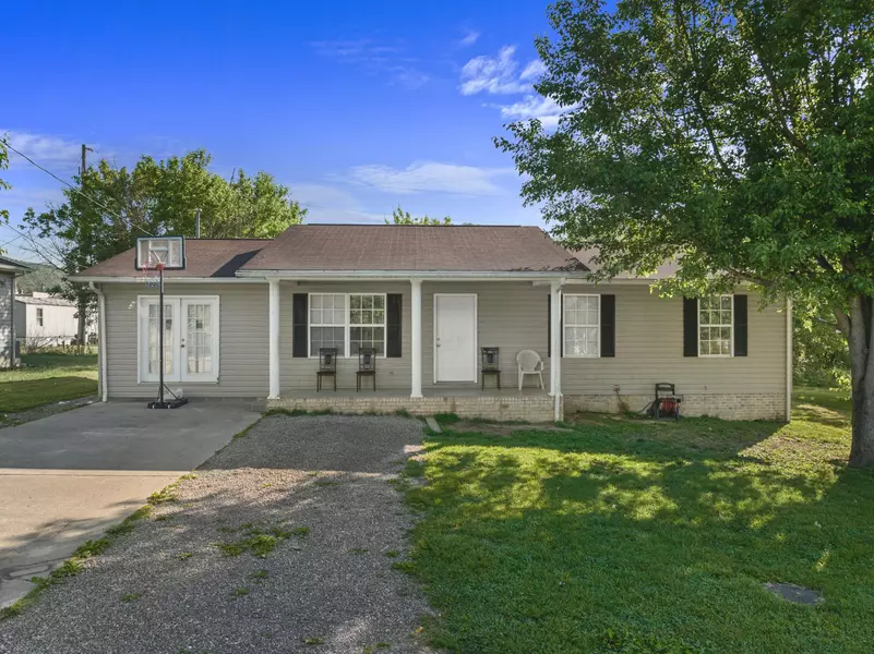 215 Harrison ST, Sneedville, TN 37869