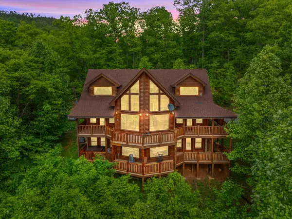 817 Big Bear Ridge RD, Gatlinburg, TN 37738