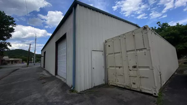 Rocky Top, TN 37769,106 Second ST