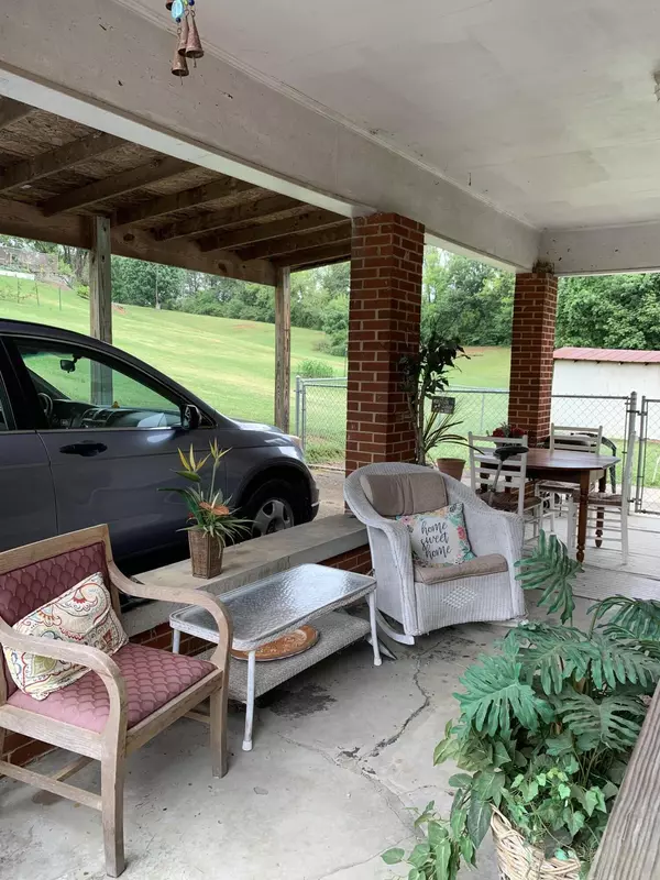 Morristown, TN 37813,224 Scenic DR