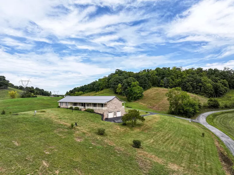 887 Berry RD, Bulls Gap, TN 37711