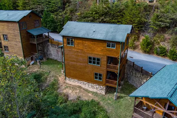 Gatlinburg, TN 37738,832 Resort way WAY