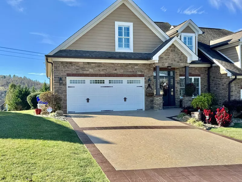 312 Lochmere Greene DR, Morristown, TN 37814