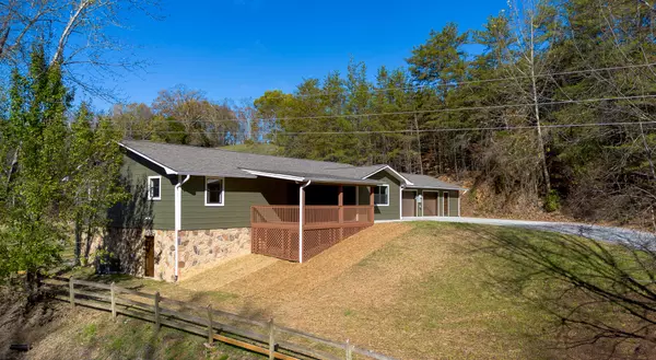 440 Flat Creek Rd, Sevierville, TN 37876