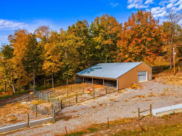 5671 Mountain Valley Rd RD, Thorn Hill, TN 37881