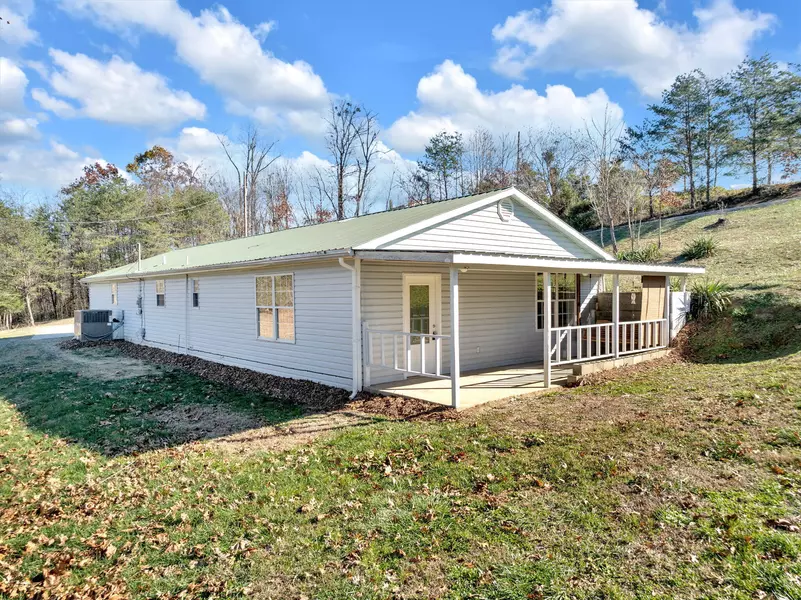 1115 Meadow RD, Bean Station, TN 37708