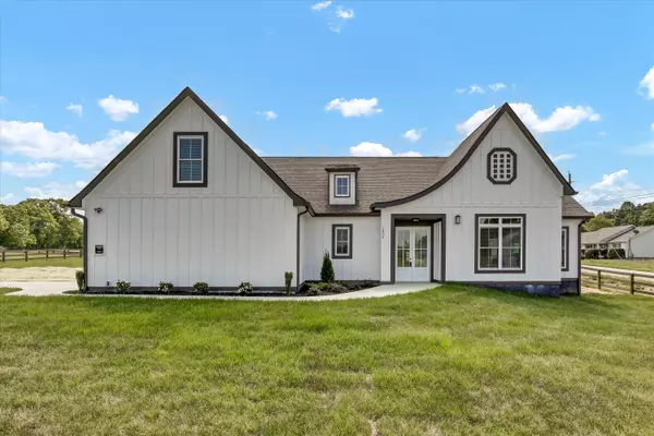 2404 Iron Forge WAY, Sevierville, TN 37876