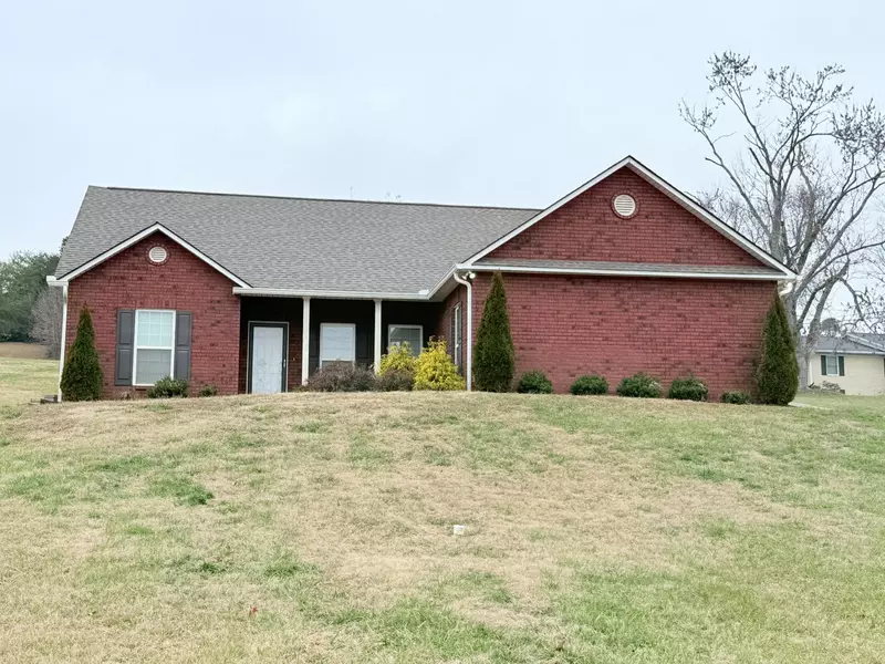 852 Isabell DR, Dandridge, TN 37725