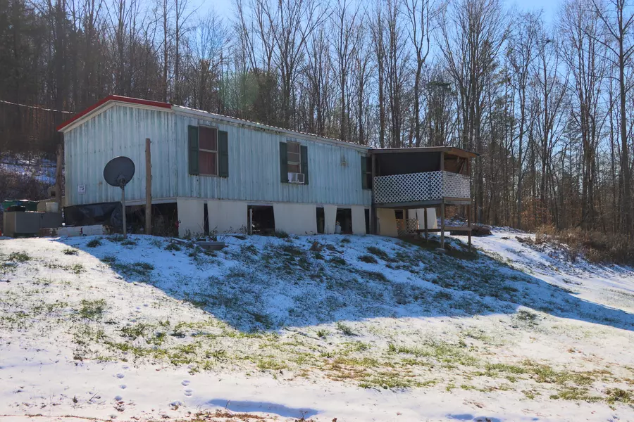 2780 Flat Hollow RD, Speedwell, TN 37870