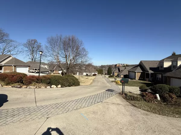 Greeneville, TN 37745,1826 Cottage DR