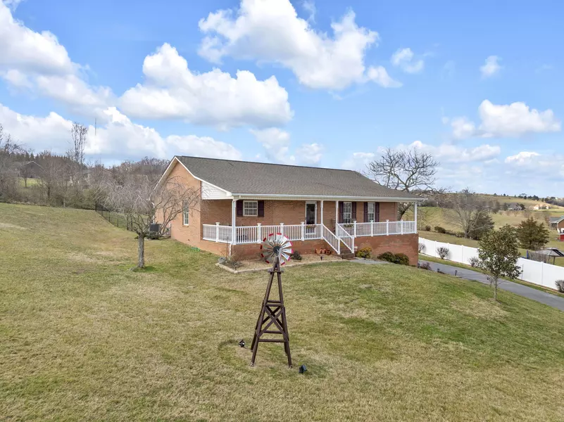 1903 Creekside CIR, Russellville, TN 37860