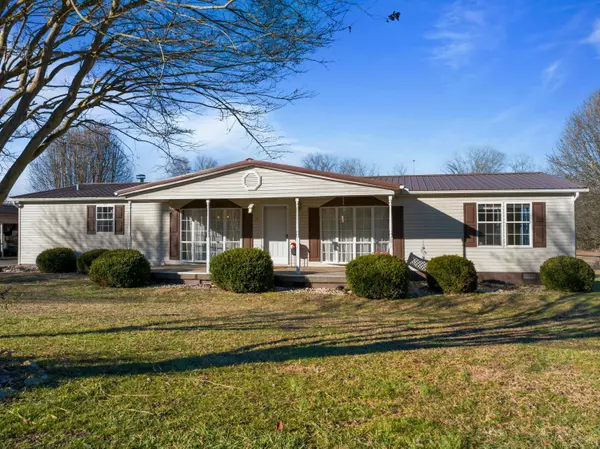 1009 Old Newport HWY, Dandridge, TN 37725