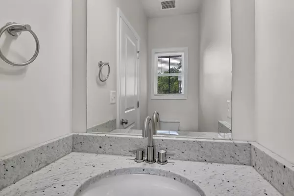 Sevierville, TN 37862,922 Lacy CT