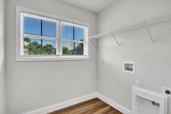 Sevierville, TN 37862,922 Lacy CT