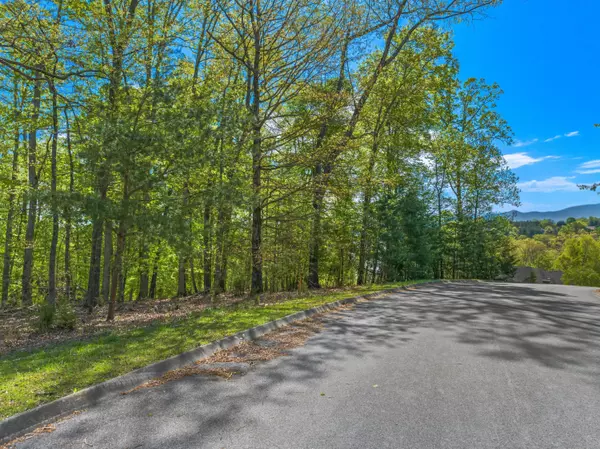 Dandridge, TN 37725,943 Waterstone DR