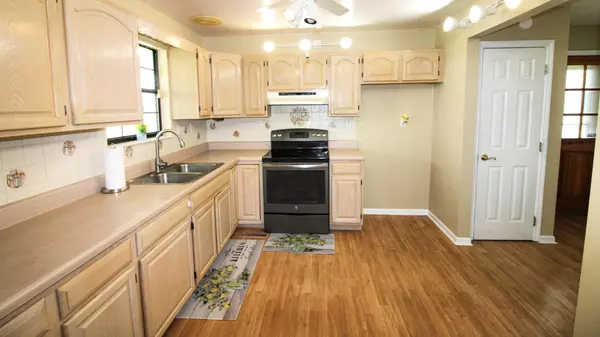 Dandridge, TN 37725,2131 Ted Moore RD