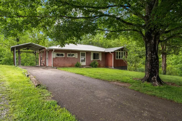 9421 College ST, Strawberry Plains, TN 37871