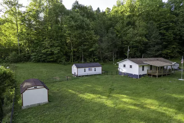 3084 Sherm Mountain Rd RD, Sneedville, TN 37869