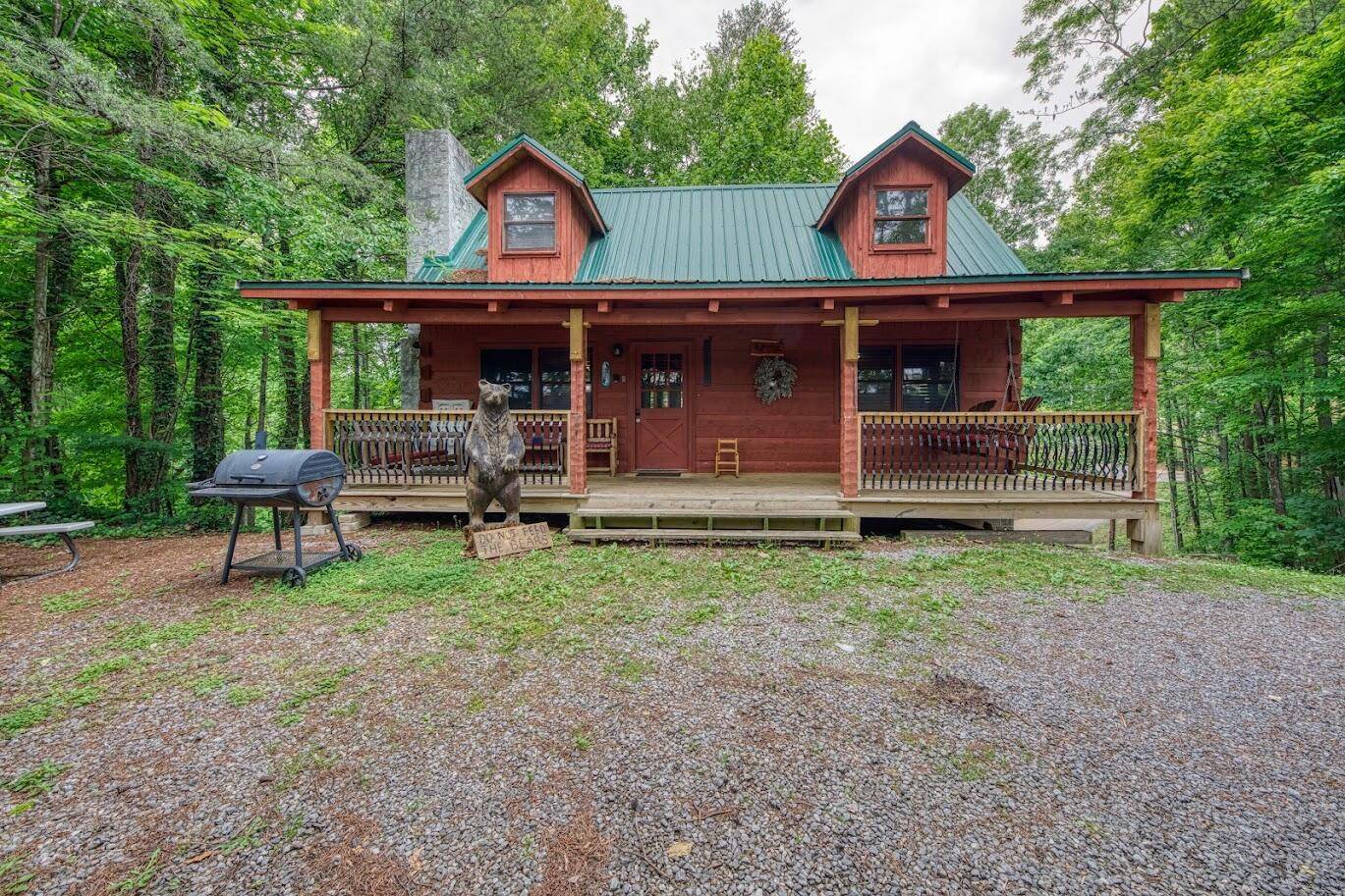 1136 Foothills DR, Gatlinburg, TN 37738