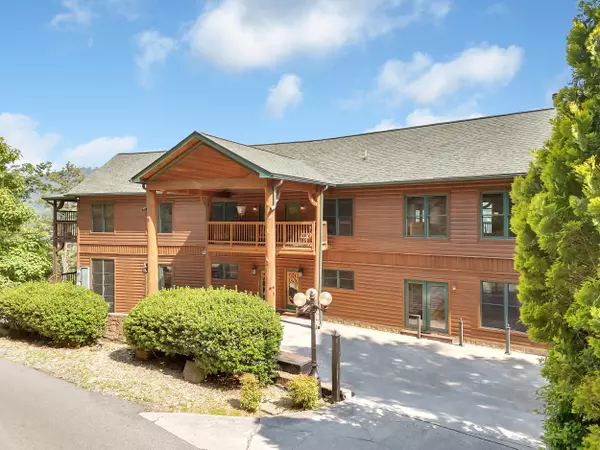 Gatlinburg, TN 37738,365 Smoky View RD