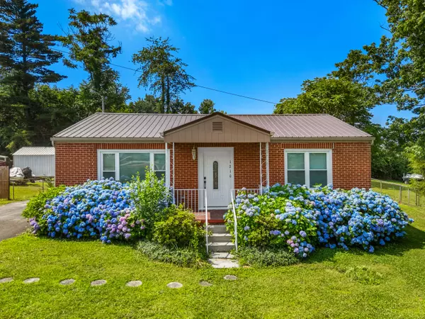1210 Carmichael ST, Morristown, TN 37814