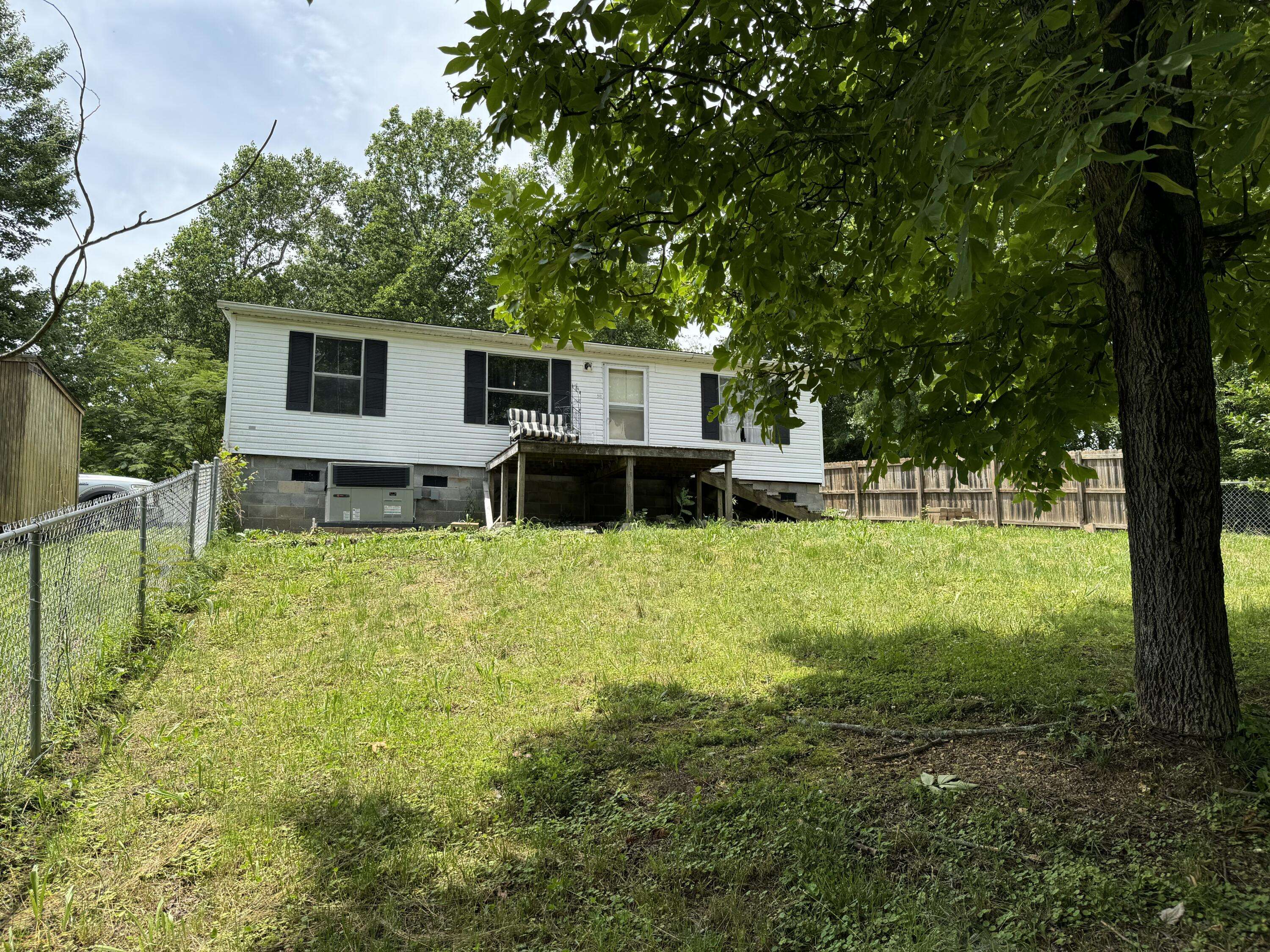 145 Harolds LN, Tazewell, TN 37879