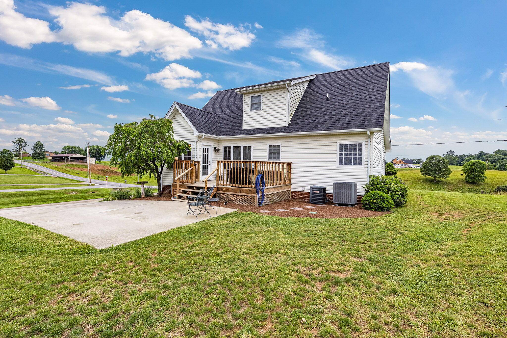 Greeneville, TN 37743,1430 Debusk RD