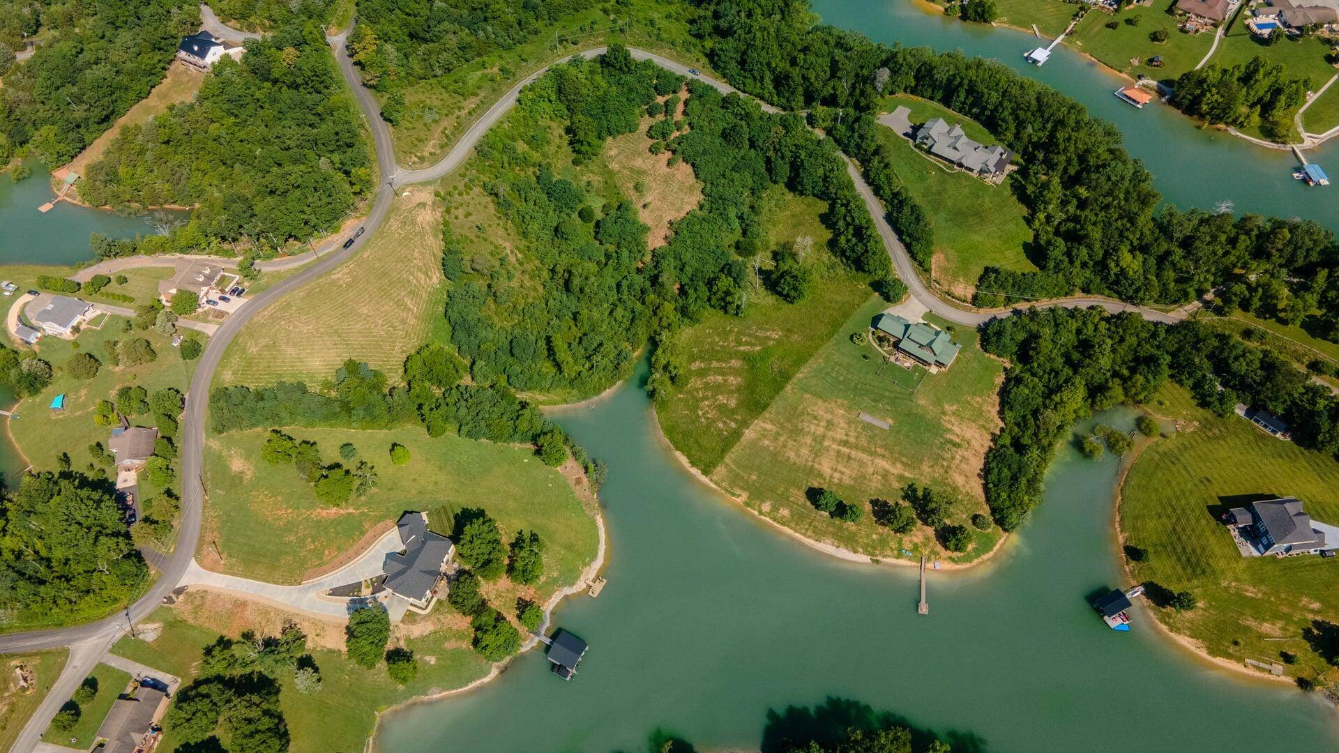 1920 Mountain Lake DR, Dandridge, TN 37725