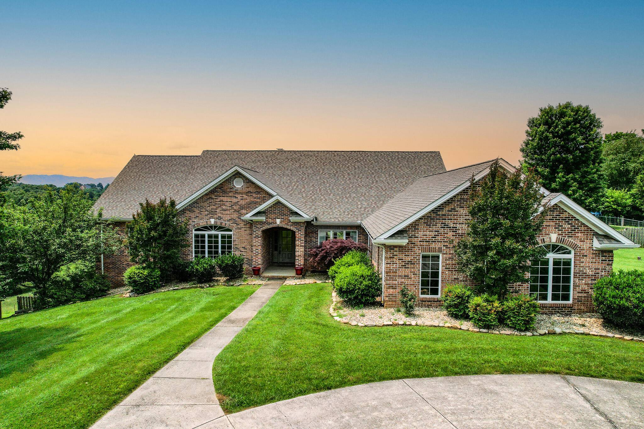 1120 Old Kentucky RD S, Greeneville, TN 37743
