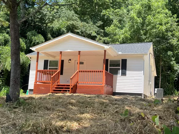 214 Walden AVE, Oliver Springs, TN 37840