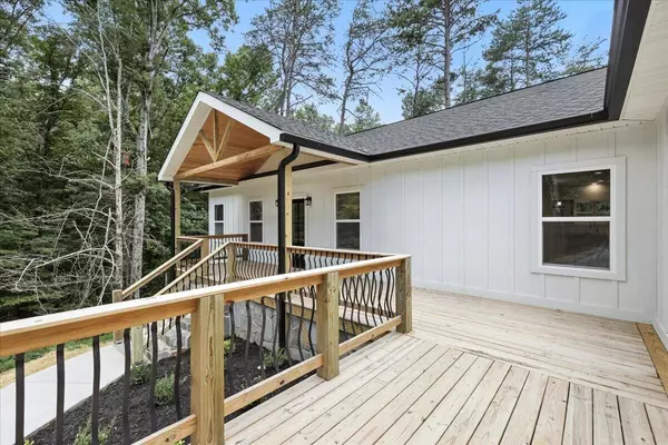 Dandridge, TN 37725,177 Cove Springs Dr DR