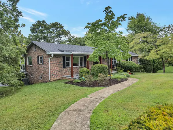 902 Ringdove LN, Greeneville, TN 37743