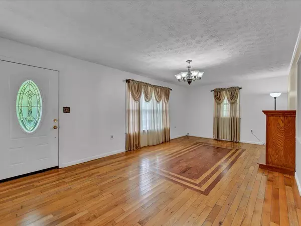 Tazewell, TN 37879,429 Dogwood Heights DR