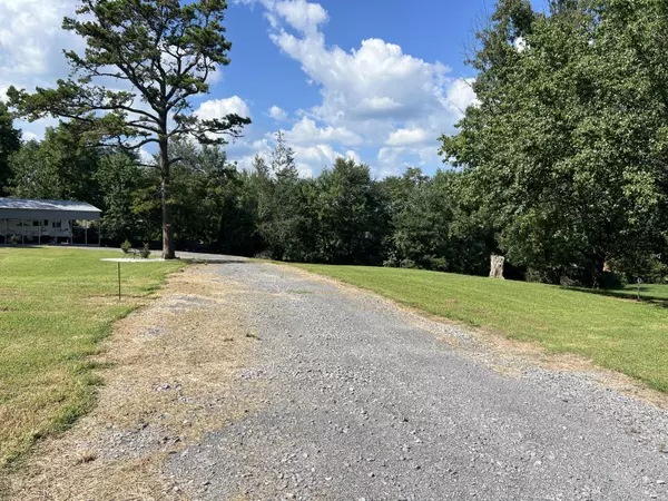 1653 Cross DR, Morristown, TN 37814