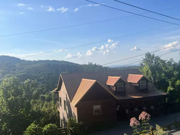 Gatlinburg, TN 37738,964 Village Loop RD