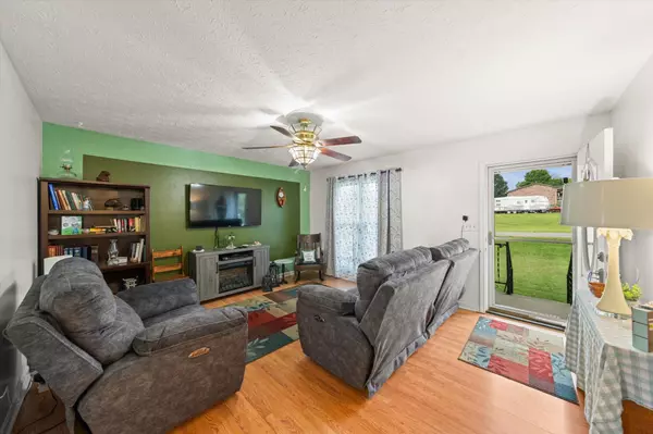 Dandridge, TN 37725,312 Economy CIR