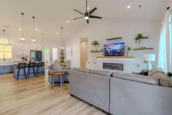 Sevierville, TN 37876,1863 Chapman HWY