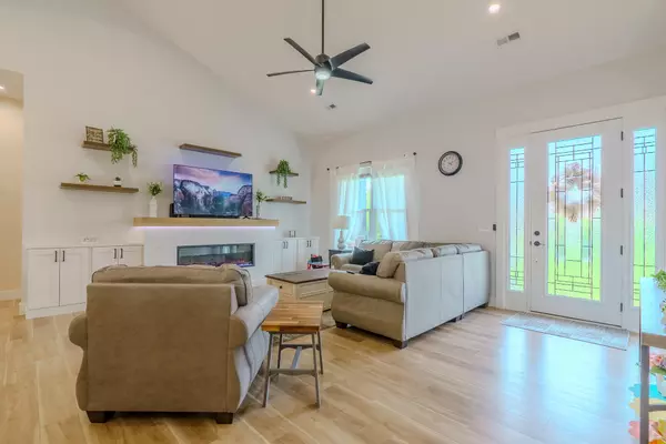 Sevierville, TN 37876,1863 Chapman HWY