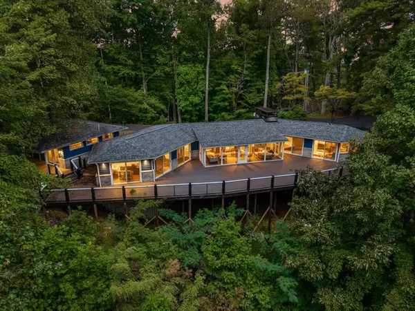 Sevierville, TN 37876,459 Judy Top LN