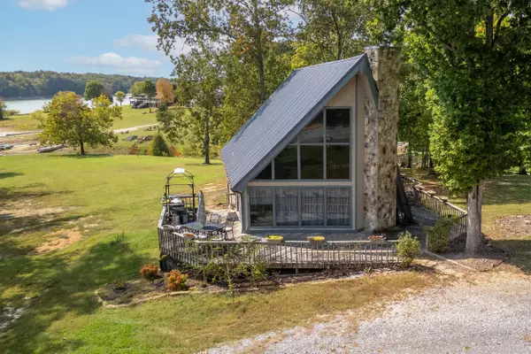 951 Hidden Harbor LN, Sevierville, TN 37876