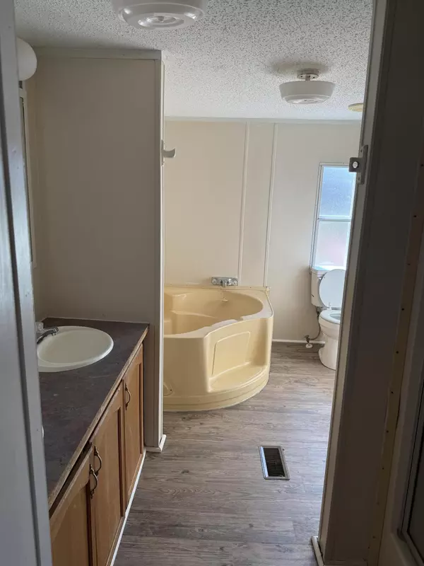 Russellville, TN 37860,5556 Denton DR