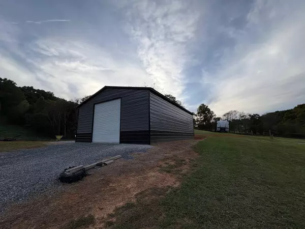 Rutledge, TN 37861,880 Gray Rd RD