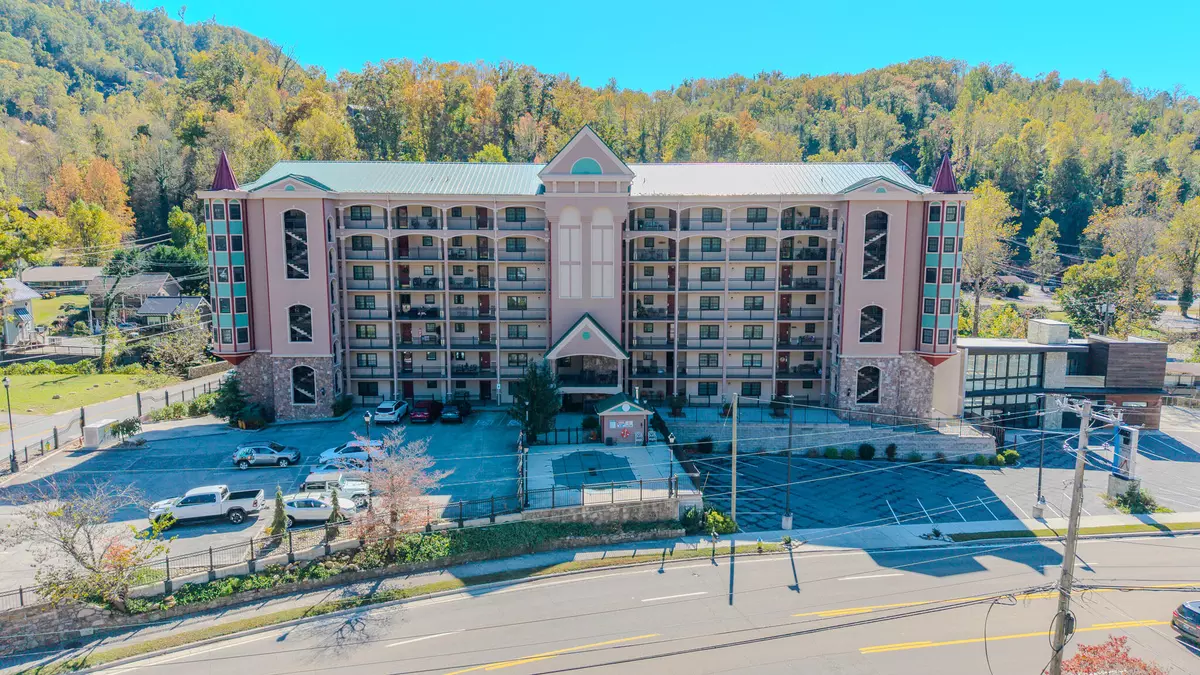 Gatlinburg, TN 37738,210 Roaring Fork #602