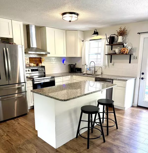 Dandridge, TN 37725,995 Spring Creek RD