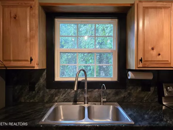 Sneedville, TN 37869,4060 Tazwell HWY