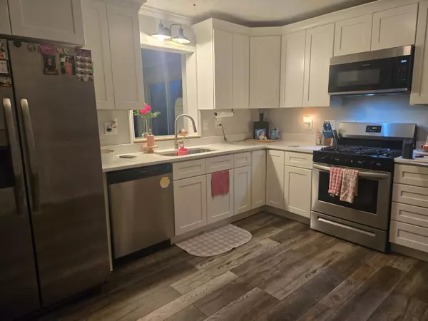 Dandridge, TN 37725,824 Pleasant View DR