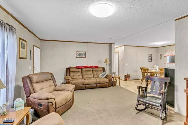 Sneedville, TN 37869,6235 Tazewell HWY