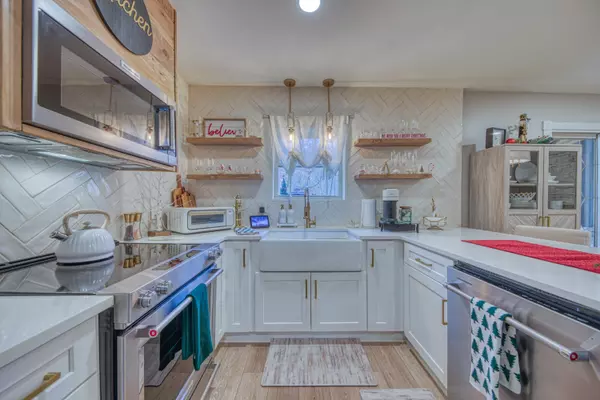 Sevierville, TN 37876,333 Enchanted Forest LN